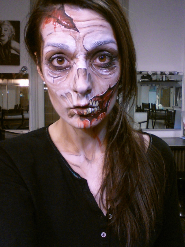 tutoriel pour faire un maquillage de zombie d'Halloween